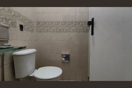Casa à venda com 250m², 2 quartos e 2 vagas Casa à venda com 250m², 2 quartos e 2 vagasBanheiro da Suíte