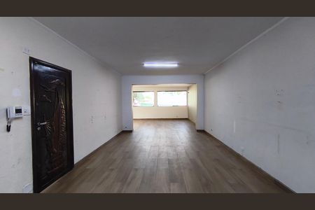 Casa à venda com 250m², 2 quartos e 2 vagas Casa à venda com 250m², 2 quartos e 2 vagasSala