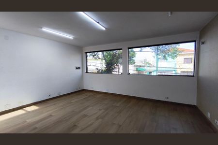 Casa à venda com 250m², 2 quartos e 2 vagas Casa à venda com 250m², 2 quartos e 2 vagasSala