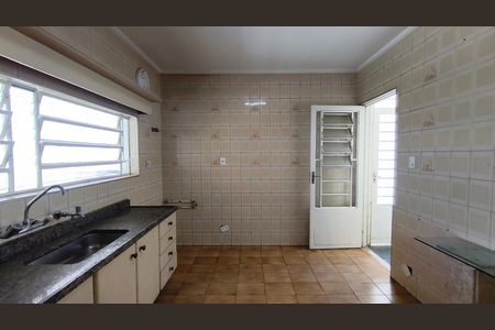Casa à venda com 250m², 2 quartos e 2 vagas Casa à venda com 250m², 2 quartos e 2 vagasCozinha