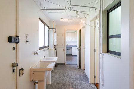 Apartamento para alugar com 380m², 4 quartos e 4 vagasÁrea de Serviço