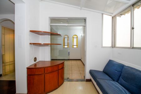 Casa para alugar com 240m², 4 quartos e 2 vagas Casa para alugar com 240m², 4 quartos e 2 vagasSala de Tv