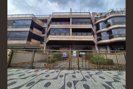 Apartamento para alugar com 350m², 3 quartos e 2 vagasFachada