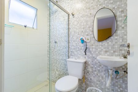 Banheiro de kitnet/studio para alugar com 1 quarto, 25m² em Vila Regente Feijó, São Paulo