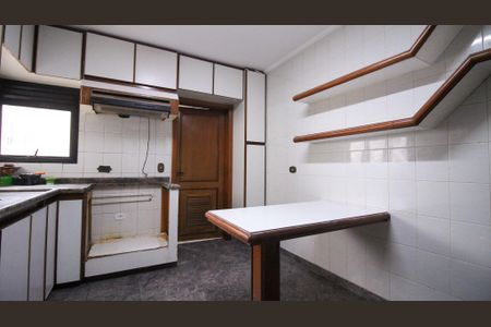Apartamento para alugar com 121m², 4 quartos e 2 vagas Apartamento para alugar com 121m², 4 quartos e 2 vagasCozinha