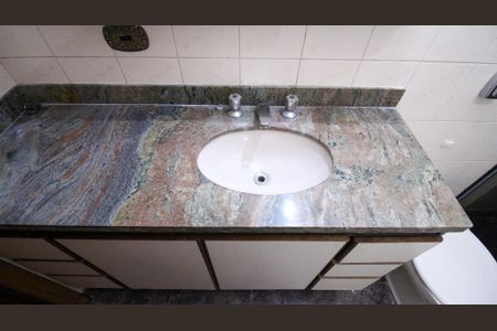 Apartamento para alugar com 121m², 4 quartos e 2 vagas Apartamento para alugar com 121m², 4 quartos e 2 vagasBanheiro 1