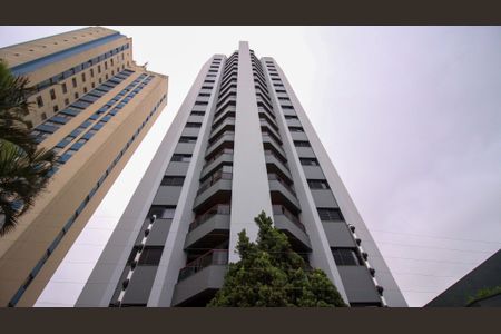 Apartamento para alugar com 121m², 4 quartos e 2 vagas Apartamento para alugar com 121m², 4 quartos e 2 vagasFachada