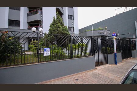 Apartamento para alugar com 121m², 4 quartos e 2 vagas Apartamento para alugar com 121m², 4 quartos e 2 vagasFachada