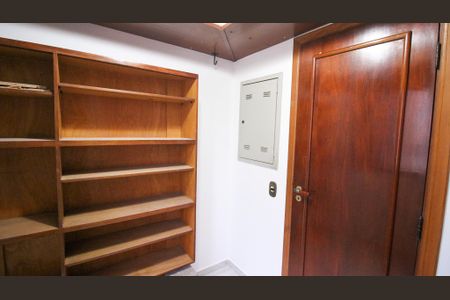 Apartamento para alugar com 121m², 4 quartos e 2 vagas Apartamento para alugar com 121m², 4 quartos e 2 vagasDespensa
