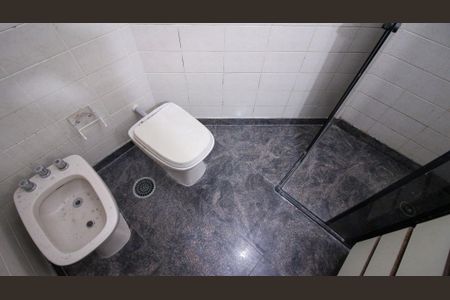 Apartamento para alugar com 121m², 4 quartos e 2 vagas Apartamento para alugar com 121m², 4 quartos e 2 vagasBanheiro da Suíte