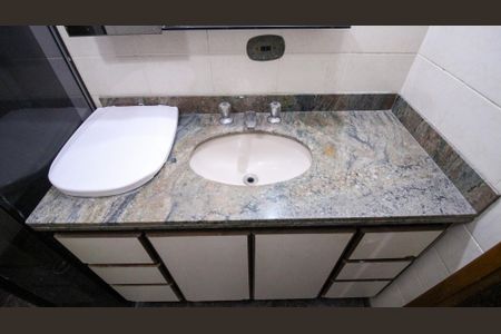 Apartamento para alugar com 121m², 4 quartos e 2 vagas Apartamento para alugar com 121m², 4 quartos e 2 vagasBanheiro da Suíte