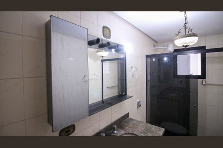Apartamento para alugar com 121m², 4 quartos e 2 vagas Apartamento para alugar com 121m², 4 quartos e 2 vagasBanheiro 1