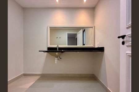 Apartamento à venda com 180m², 3 quartos e 3 vagasBanheiro Suíte 2
