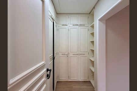 Apartamento à venda com 180m², 3 quartos e 3 vagasCloset Suíte 3
