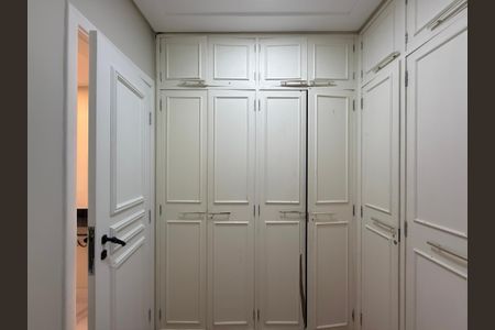 Apartamento à venda com 180m², 3 quartos e 3 vagasCloset Suíte 3