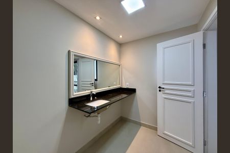 Apartamento à venda com 180m², 3 quartos e 3 vagasBanheiro Suíte 2