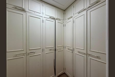 Apartamento à venda com 180m², 3 quartos e 3 vagasCloset Suíte 3