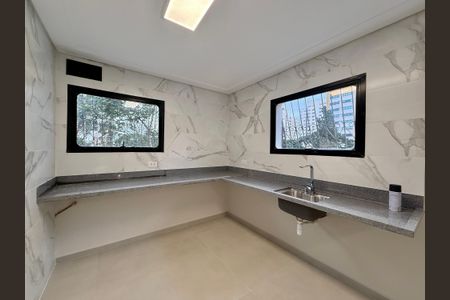 Apartamento à venda com 180m², 3 quartos e 3 vagasCozinha 