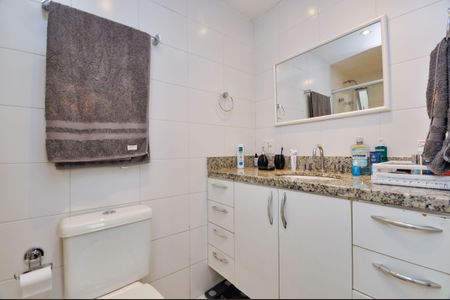 Apartamento à venda com 87m², 2 quartos e 2 vagasBanheiro da Suíte