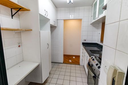 Apartamento à venda com 70m², 1 quarto e 2 vagas Apartamento à venda com 70m², 1 quarto e 2 vagasCozinha - Armários