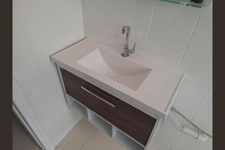 Banheiro de casa para alugar com 2 quartos, 100m² em Parada Inglesa, São Paulo