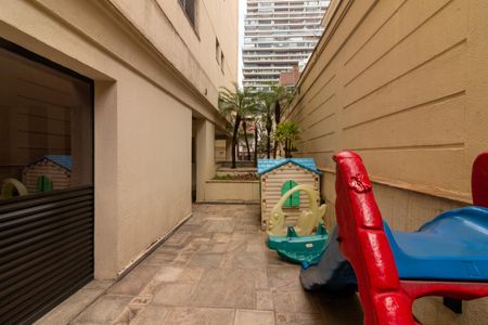 Apartamento para alugar com 170m², 4 quartos e 3 vagasÁrea comum - Playground