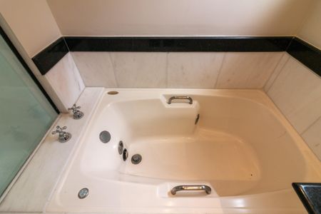 Apartamento para alugar com 170m², 4 quartos e 3 vagasBanheiro Suíte 2