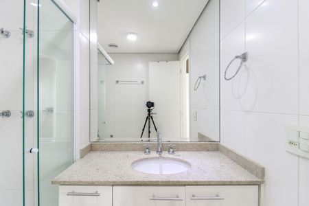 Apartamento à venda com 94m², 2 quartos e 2 vagasBanheiro da Suíte 2