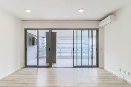 Apartamento à venda com 94m², 2 quartos e 2 vagasSala