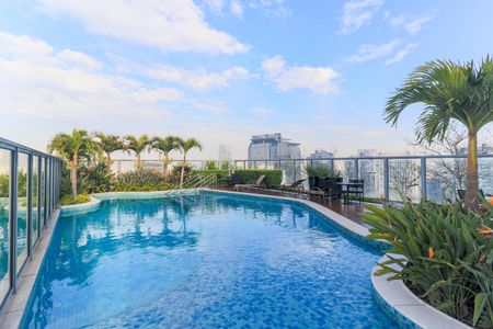 Apartamento à venda com 94m², 2 quartos e 2 vagasÁrea comum - Piscina