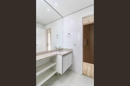 Apartamento à venda com 94m², 2 quartos e 2 vagasBanheiro da Suíte 1