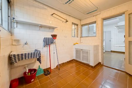 Apartamento à venda com 130m², 3 quartos e 1 vagaÁrea de Serviço