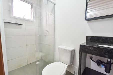 Casa de condomínio para alugar com 45m², 2 quartos e sem vagaBanheiro da suíte