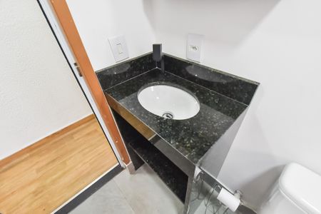 Casa de condomínio para alugar com 45m², 2 quartos e sem vagaBanheiro