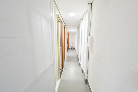 Corredor de kitnet/studio para alugar com 2 quartos, 45m² em Aclimação, São Paulo