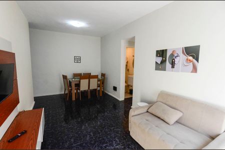 Apartamento para alugar com 75m², 2 quartos e 1 vagaSala