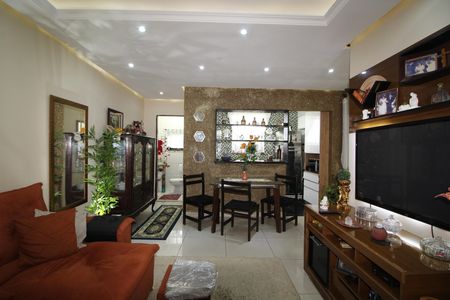 Casa para alugar com 100m², 2 quartos e 1 vagaSala