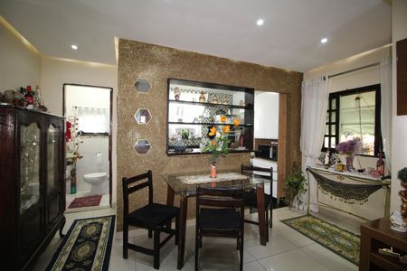 Casa para alugar com 100m², 2 quartos e 1 vagaSala