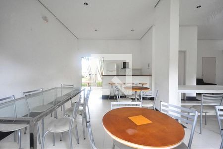 Apartamento à venda com 80m², 3 quartos e 2 vagas Apartamento à venda com 80m², 3 quartos e 2 vagasÁrea comum - Salão de festas