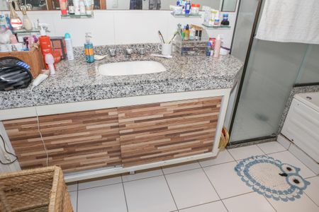 Apartamento à venda com 177m², 4 quartos e 3 vagasBanheiro da Suíte 1