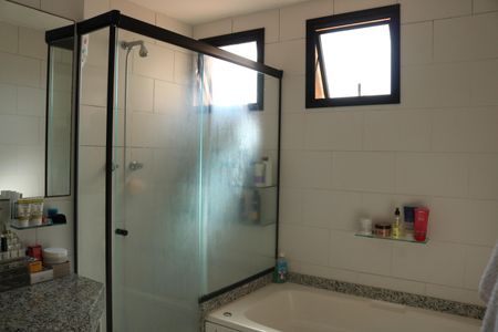 Apartamento à venda com 177m², 2 quartos e 3 vagasBanheiro da Suíte 2