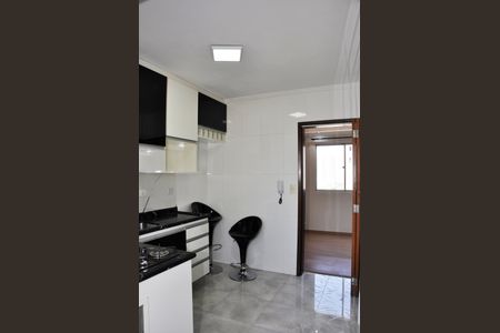 Apartamento à venda com 84m², 2 quartos e 1 vaga Apartamento à venda com 84m², 2 quartos e 1 vagaCozinha