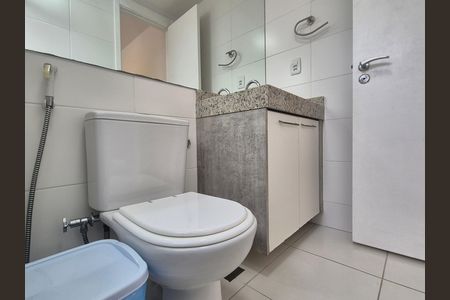 Apartamento para alugar com 80m², 2 quartos e 1 vaga Apartamento para alugar com 80m², 2 quartos e 1 vagaBanheiro da Suíte 2
