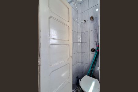 Apartamento à venda com 81m², 2 quartos e sem vaga Apartamento à venda com 81m², 2 quartos e sem vagaBanheiro de serviço