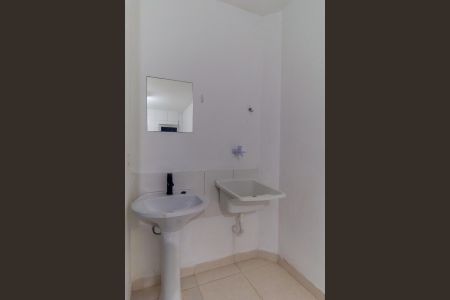 Banheiro de kitnet/studio para alugar com 1 quarto, 18m² em Jardim Independência, São Paulo