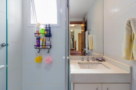 Banheiro de kitnet/studio à venda com 1 quarto, 32m² em Sumaré, São Paulo