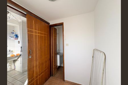 Quarto de Serviço de apartamento para alugar com 2 quartos, 58m² em Vila Amélia, São Paulo
