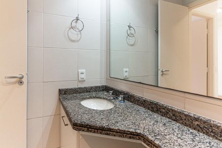 Apartamento para alugar com 30m², 1 quarto e 1 vaga Apartamento para alugar com 30m², 1 quarto e 1 vagaBanheiro