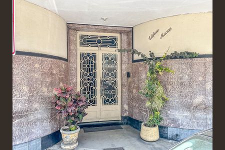 Apartamento para alugar com 77m², 3 quartos e sem vagaFachada