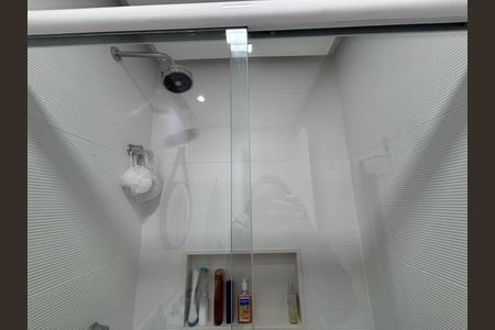Apartamento à venda com 83m², 3 quartos e 2 vagasBanheiro social